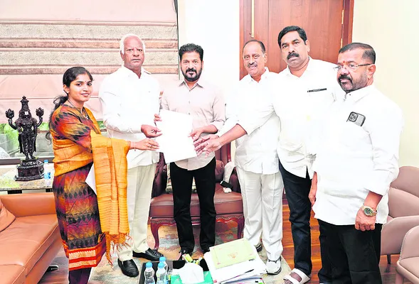 క్రికెట్ స్టేడియం.. స్పోర్ట్స్ స్కూల్