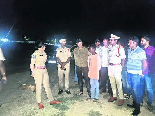 వైజాగ్‌ కాలనీలో కార్డన్‌ సెర్చ్‌