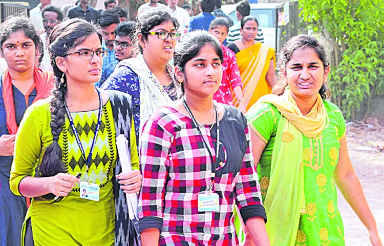 Government negligent attitude towards degree education policy