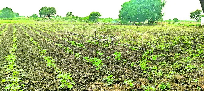 లోటు దిశగా..
