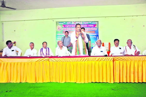 పెన్షనర్ల సమస్యలు ప్రభుత్వం దృష్టికి తీసుకెళ్తా