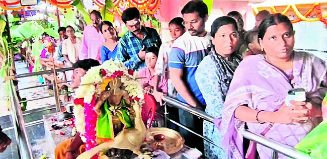 భక్తిశ్రద్ధలతో ఆడికృత్తిక పూజలు