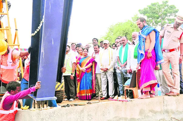 సంక్రాంతికల్లా మోడల్ మార్కెట్ సిద్ధం