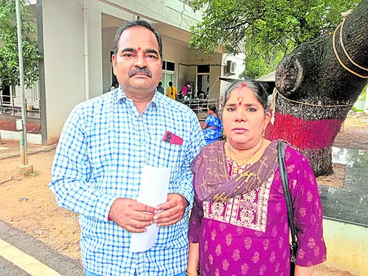 ఇల్లు రాసివ్వడం లేదు..