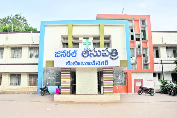 జీజీహెచ్‌లో గాడితప్పిన పాలన 