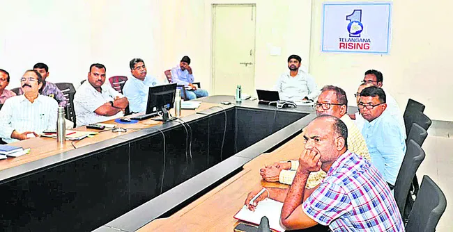ఎరువుల కొరత సృష్టిస్తే చర్యలు