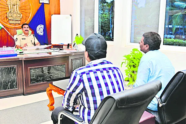 చట్టపరిఽఽధిలో సమస్యలకు పరిష్కారం