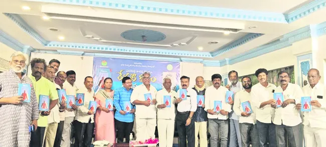 ‘కవిత్వమే చిరస్థాయిగా నిలుస్తుంది’