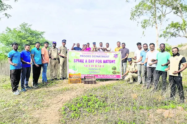 పోలీస్ గ్రీవెన్స్ డేలో వినతుల స్వీకరణ