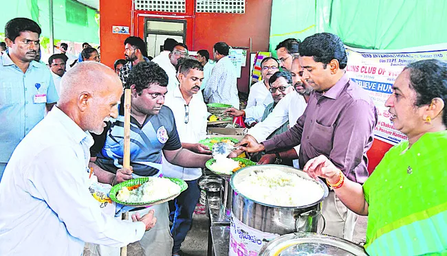 ద్వారావతి ఫౌండేషన్ సేవలు అభినందనీయం
