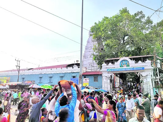 25 నుంచి శ్రావణమాసం పూజలు
