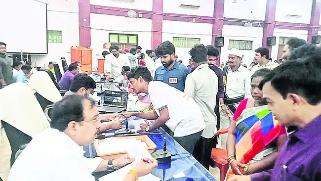పలు సమస్యలపై జేసీకీ ఎస్ఎఫ్ఐ వినతి