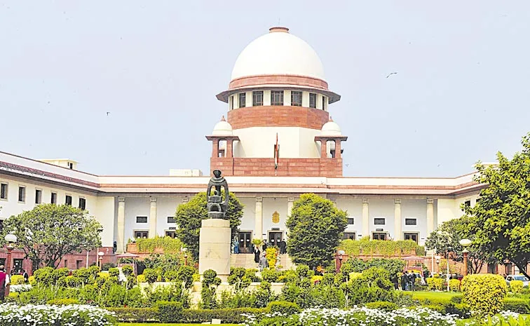 Supreme Court upholds High Court decision on summons to Karnataka CM Siddaramaiah wife