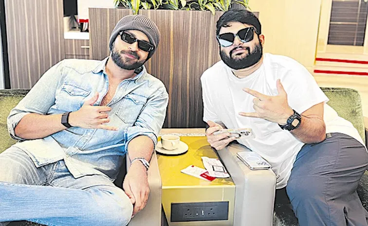 పాటల పనిలో...