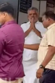 Vijayawada: Chevireddy Bhaskar Reddy Emotional In Court8