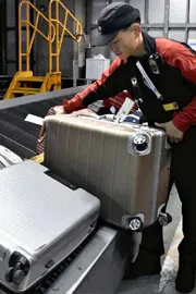 Japanese Airport Hasnt Lost a Single Bag in its 30 year History5