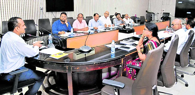 ఈసీ మార్గదర్శకాలను అమలు చేయాలి
