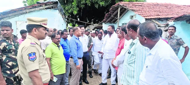 ముంపు గ్రామాల ప్రజలను ఆదుకుంటాం