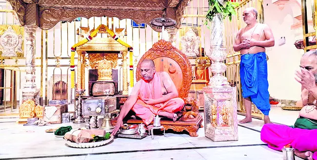 చాతుర్మాస దీక్షలో పీఠాధిపతి
