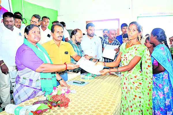 అర్హులందరికీ రేషన్కార్డులు