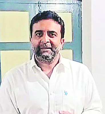 హామీలు నెరవేర్చాలంటే రాష్ట్రాన్ని అమ్మాలంటున్నారు