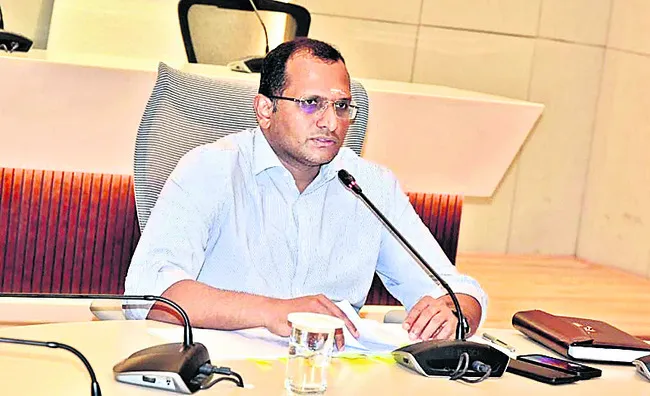 సీఎస్సార్ నిధులతో ఆస్పత్రులు, హాస్టళ్ల అభివృద్ధి