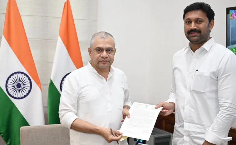 Mp Ys Avinash Reddy Meets Union Minister Ashwini Vaishnaw