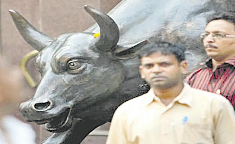Stock Market: Sensex slipped 14 points to close at 82187 and Nifty lost 30 points to 25061