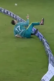 WCL: AB De Villiers Stuns Yusuf Pathan With Insane Relay Catch Goes Viral2
