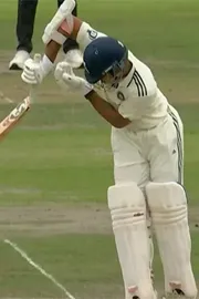ENG VS IND 4th Test Day 1: Chris Woakes Breaks Yashasvi Jaiswal's Bat With Lethal Delivery9