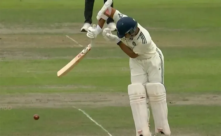 ENG VS IND 4th Test Day 1: Chris Woakes Breaks Yashasvi Jaiswal's Bat With Lethal Delivery