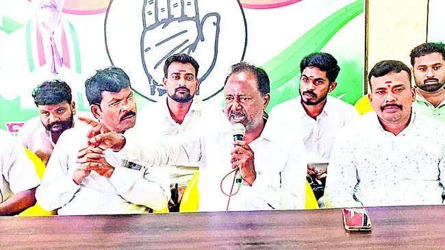 మంత్రులు నిధుల వర్షం కురిపించారు..