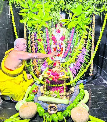 బ్యాంకులు నిర్దేశిత లక్ష్యాలు సాధించాలి