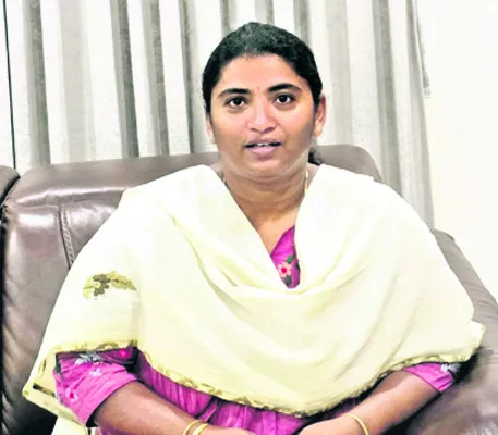 ‘ఆడబిడ్డ నిధి’ ఎగ్గొట్టేందుకు కూటమి ప్రభుత్వం కుట్ర