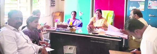 పీడీ అసభ్య ప్రవర్తనపై విచారణ