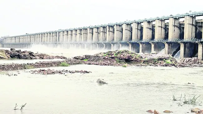 జూరాలకు నిలకడగా వరద 