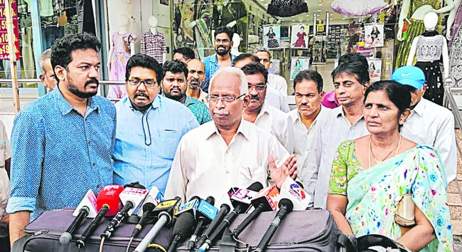 పరిహారం చెల్లించాకే పనులు చేపట్టాలి 