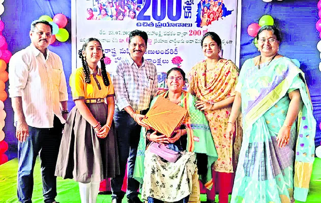 మహిళలకు ప్రభుత్వం పెద్దపీట