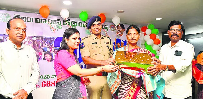 ఉచిత ప్రయాణం.. అతివకు గౌరవం
