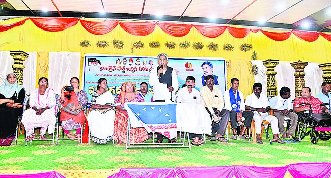 ప్రభుత్వం పింఛన్ పెంపును ప్రకటించాలి
