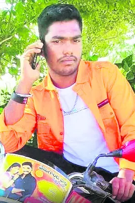 రోడ్డు ప్రమాదంలో    యువకుడు దుర్మరణం
