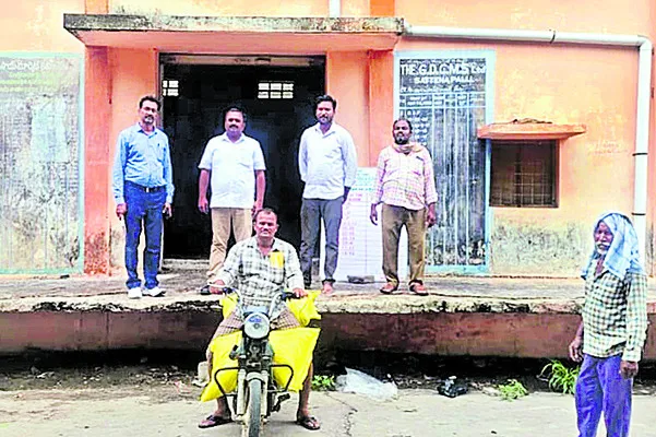 అందుబాటులో 1,681 మెట్రిక్‌ టన్నుల ఎరువులు 