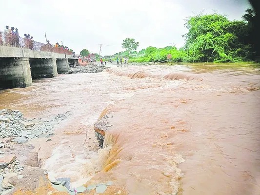 జల పరవళ్లు