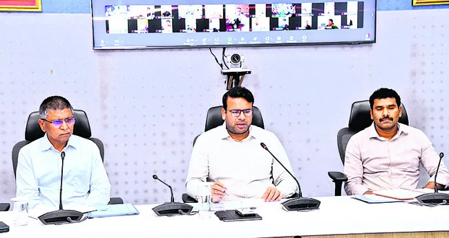 ఫిర్యాదులకు తక్షణ పరిష్కారం చూపండి