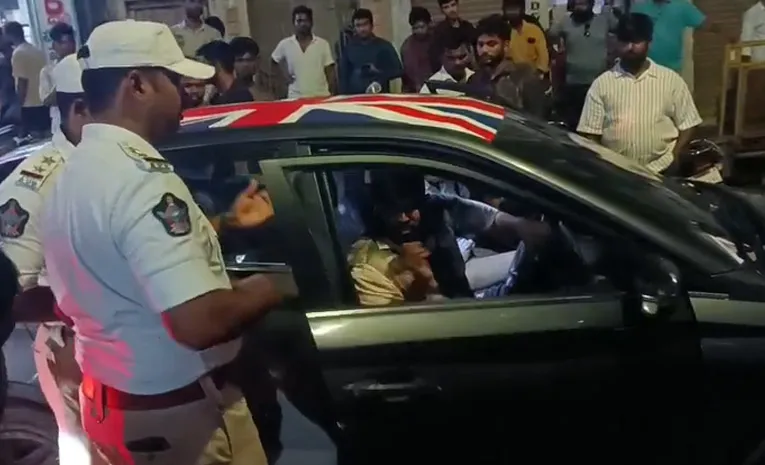 మద్యం సేవించి జనసేన కార్యకర్తల వీరంగం