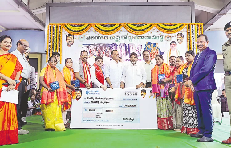 ఉచిత ప్రయాణంతో లాభాల్లోకి ఆర్టీసీ