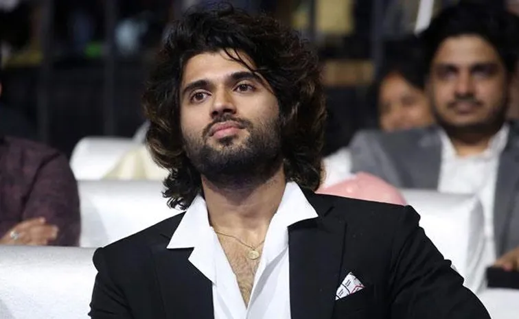 Enforcement Directorate Again Notice Issued To Vijay Devarakonda