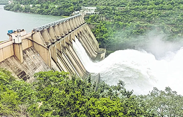 Flow of water coming to Srisailam from Jurala and Sunkeshula is decreasing