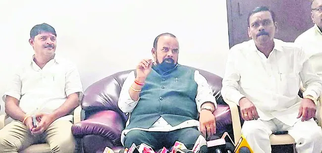 అక్రమ కేసులకు భయపడం