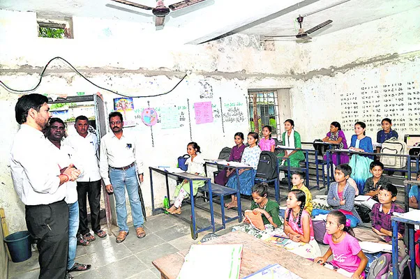 నాణ్యమైన విద్య, భోజనం అందించాలి